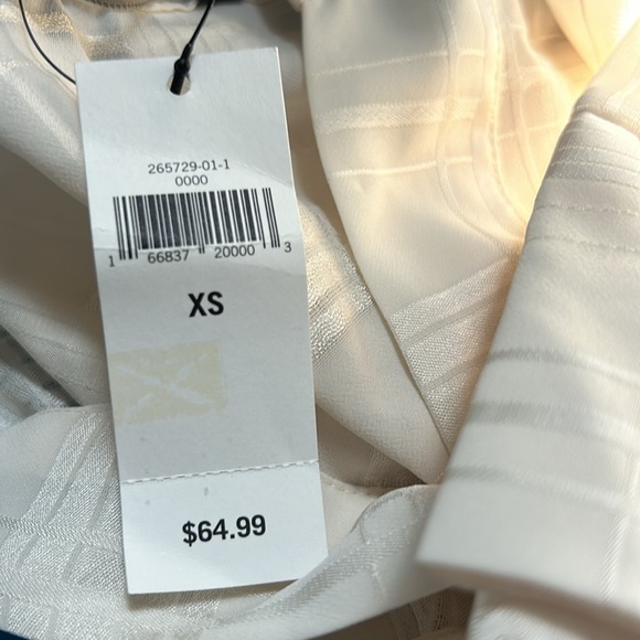 NWT Banana Republic Women’s XS Cream Blouse - Picture 4 of 4